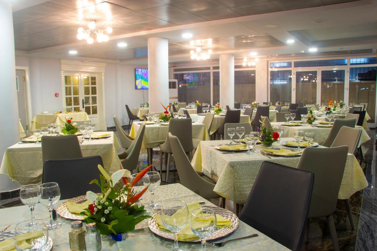 Suita Hotel Yaoundé Eksteriør bilde