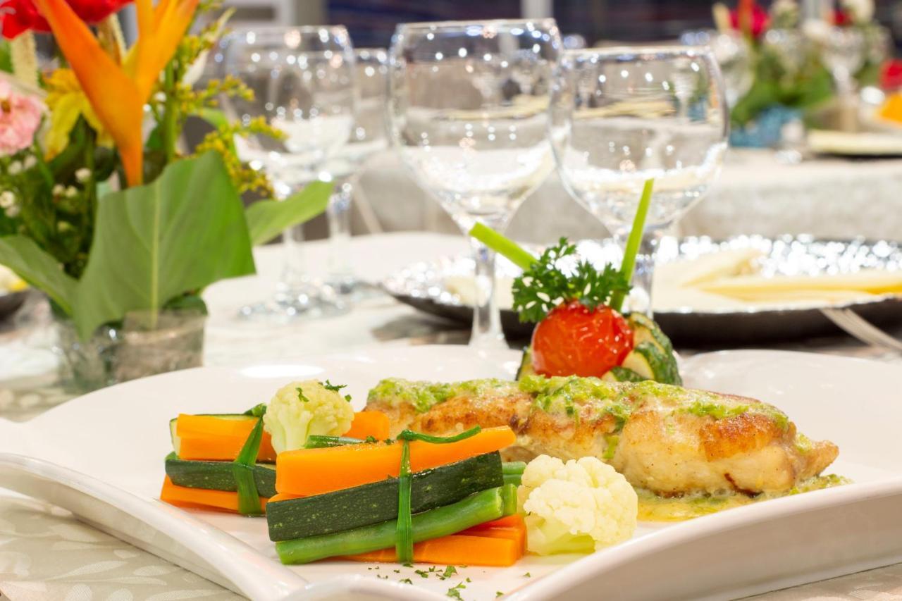 Suita Hotel Yaoundé Eksteriør bilde